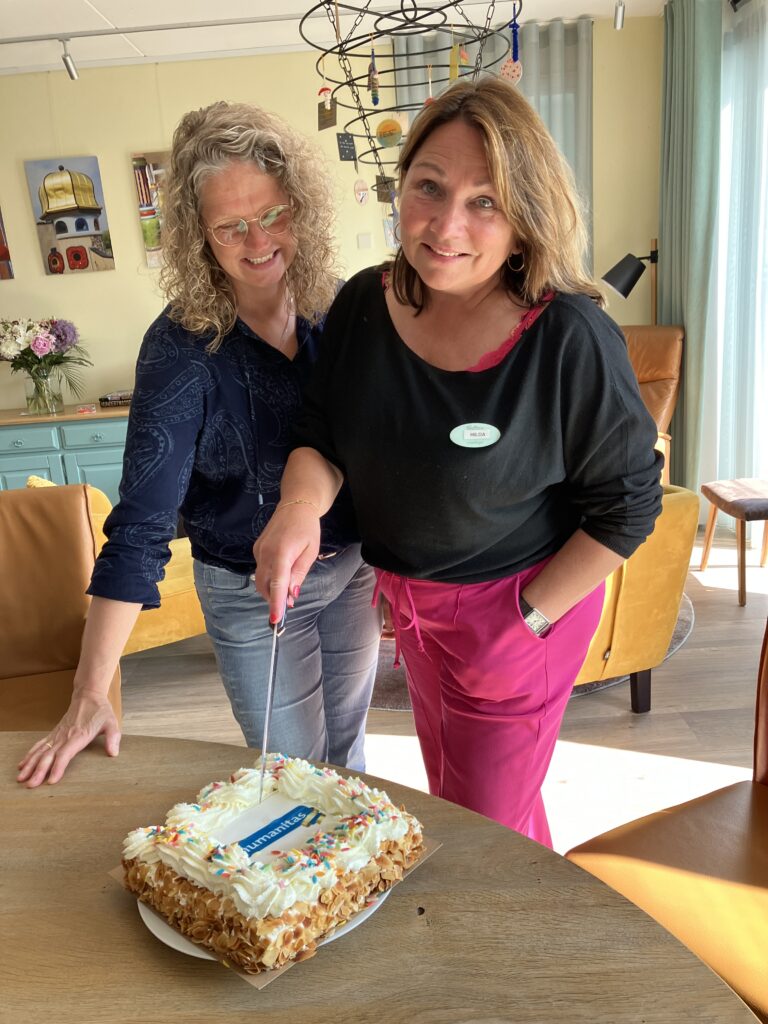 Humanitas 60 jaar taart bij Hospice gasthuis Hoogezand - Sappemeer